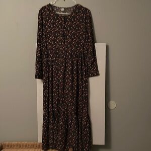 Old Navy paisley Medium long sleeve midi dress. Never worn.
